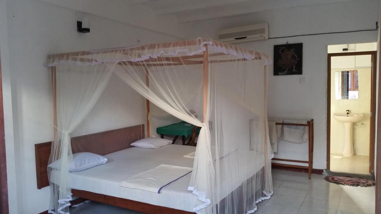 Hansa Surf Hotel Hikkaduwa Exterior foto