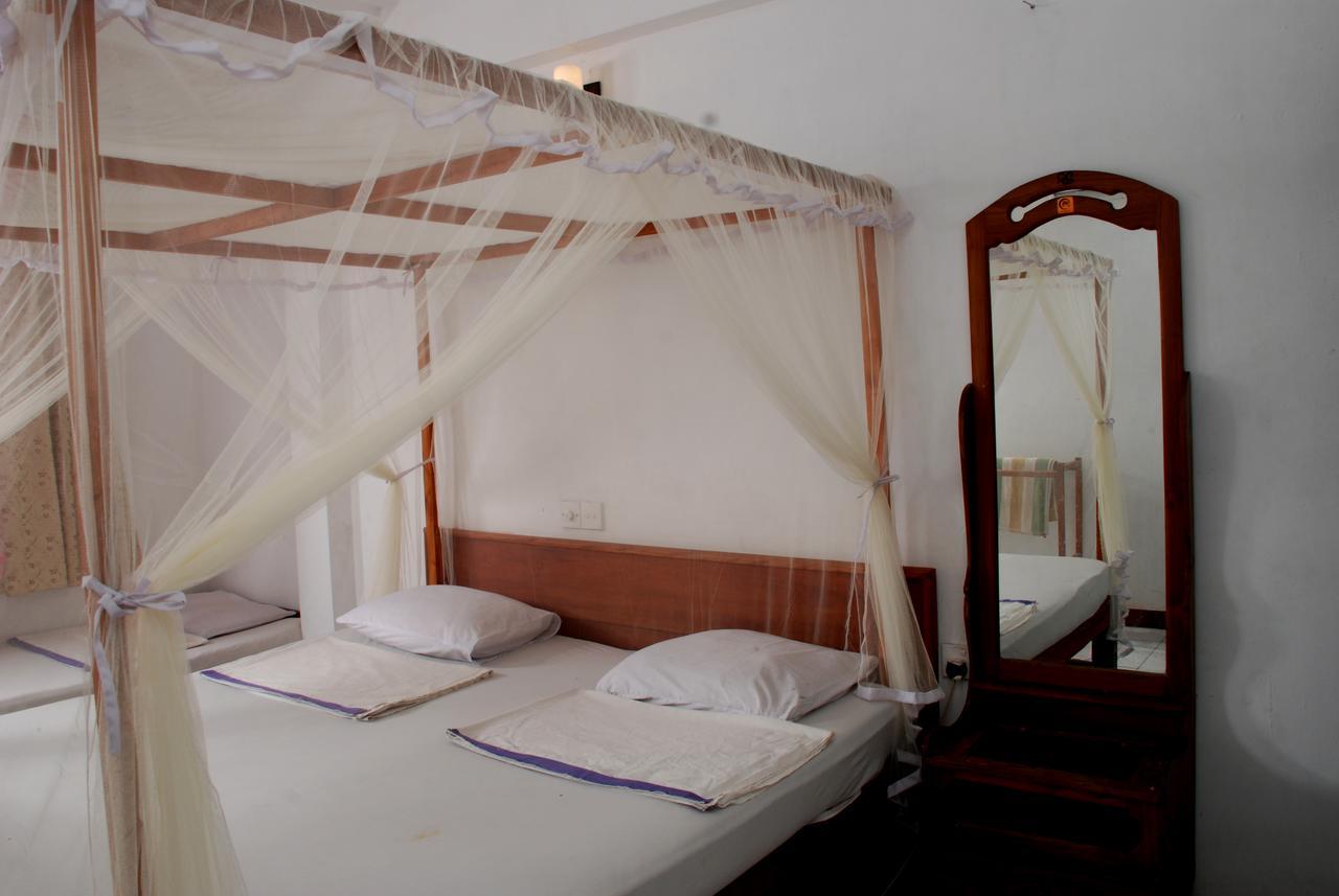 Hansa Surf Hotel Hikkaduwa Exterior foto