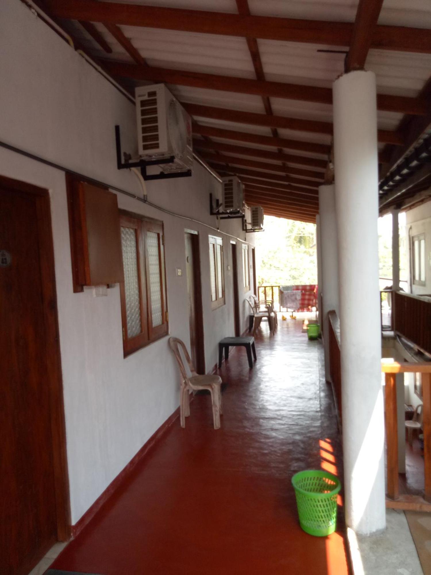 Hansa Surf Hotel Hikkaduwa Exterior foto